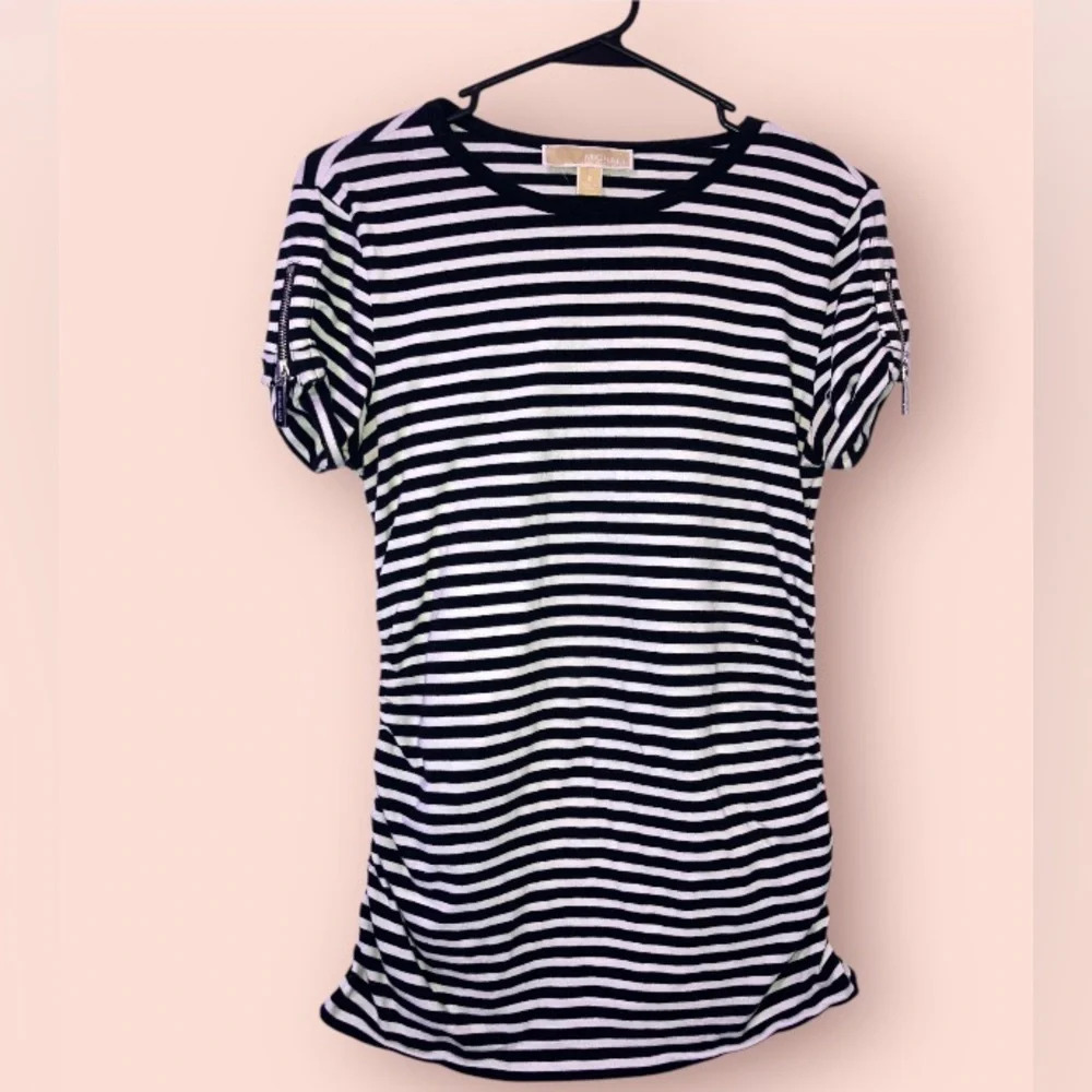 🛍️$2 SALE WHEN BUNDLED| NWOT Michael Kors Striped Womans Zip Sleeved Blouse